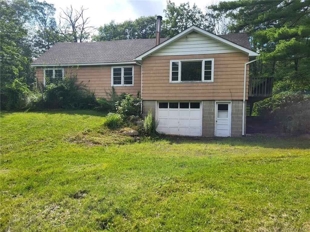 15 Roxanne Ln  
