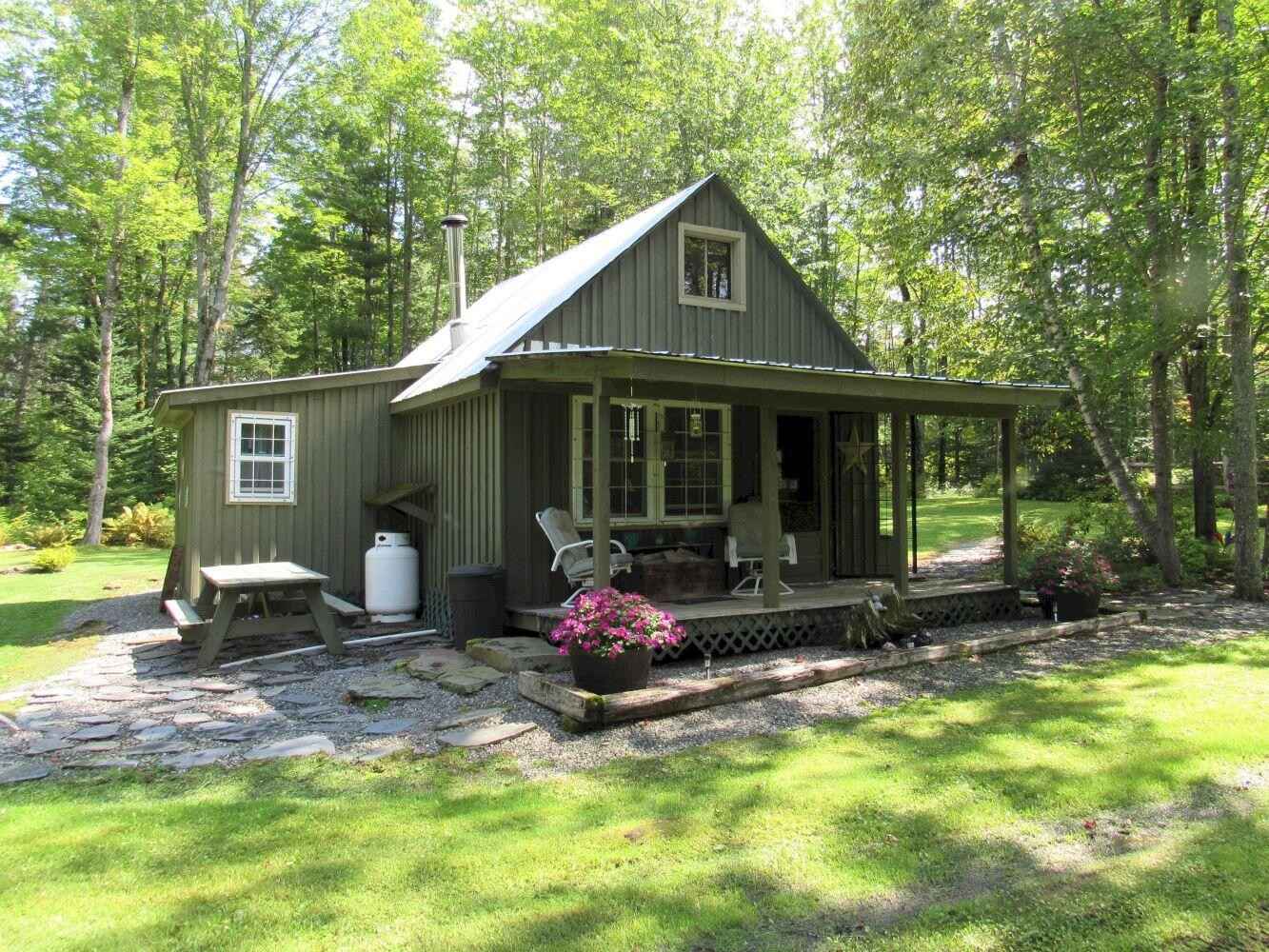 401 Solon Rd  