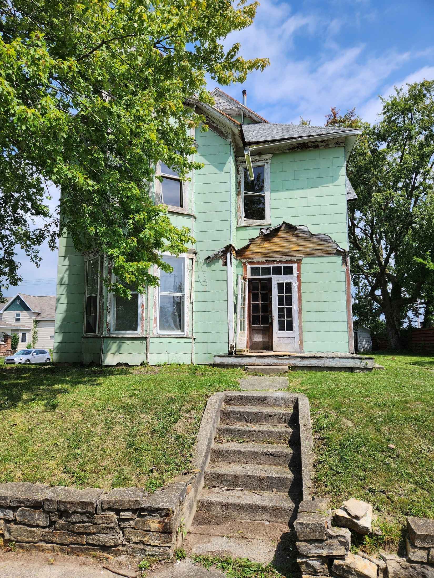 126 W Pleasant St  
