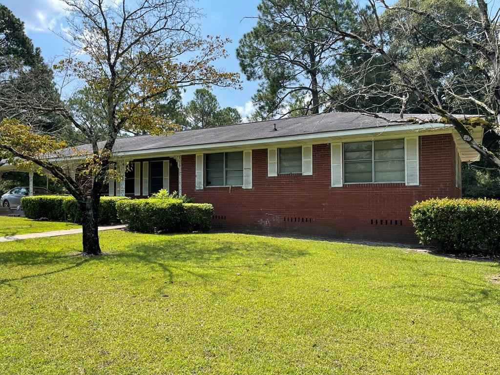 120 Robin Hood Dr  