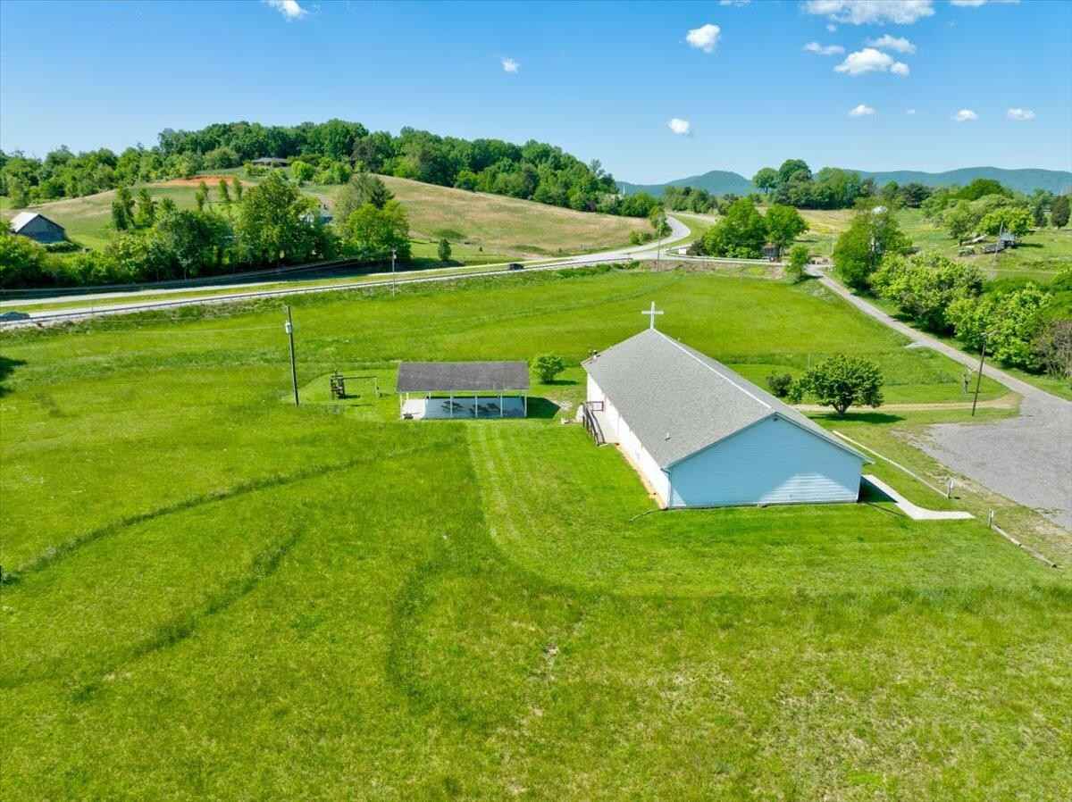 32 Shavers Farm RD  
