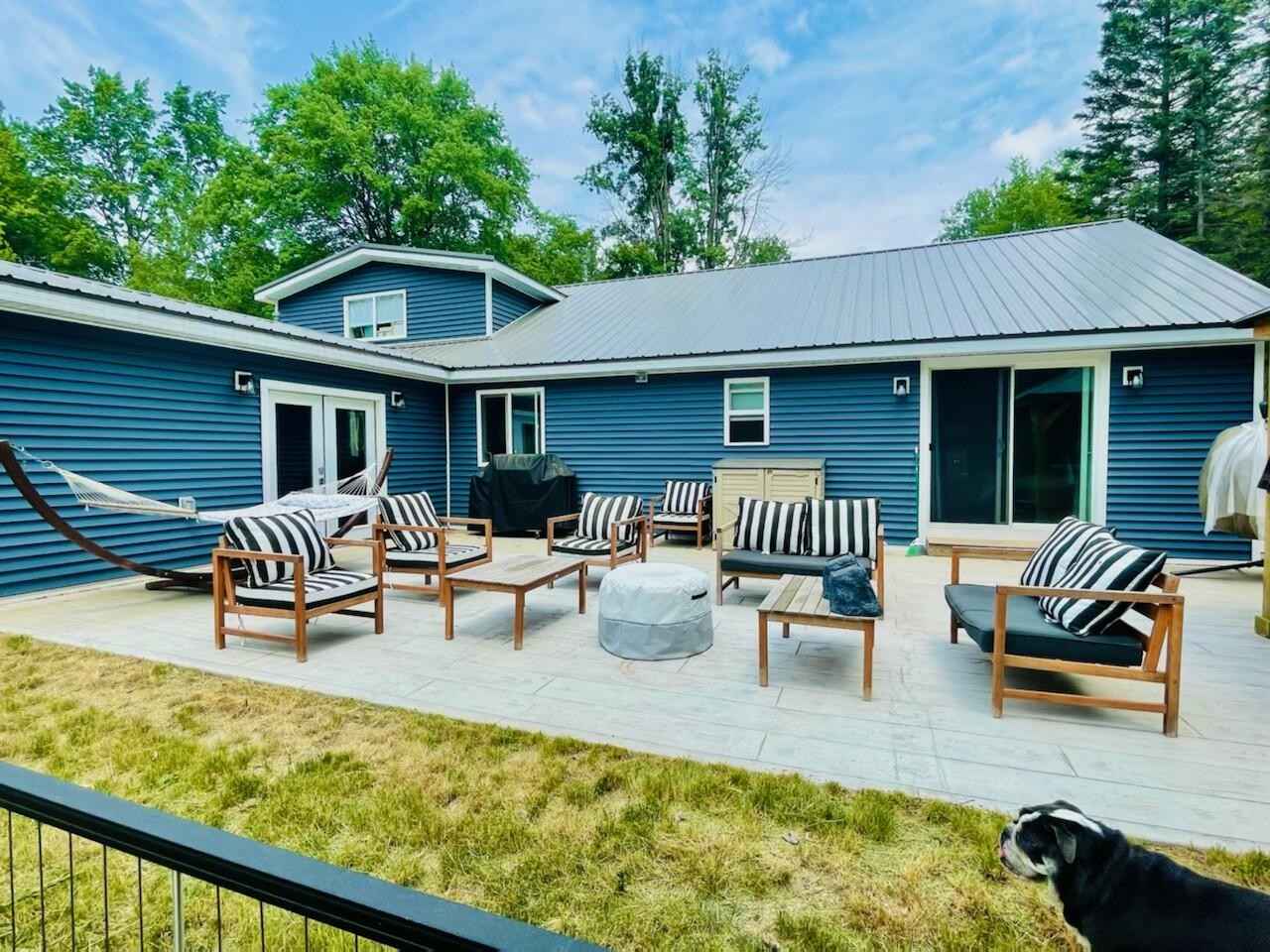 317 Sauble Dr  