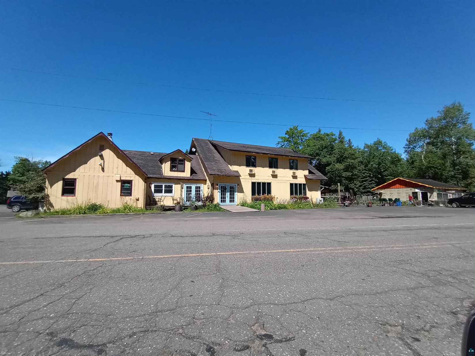 22270 County Hwy C  