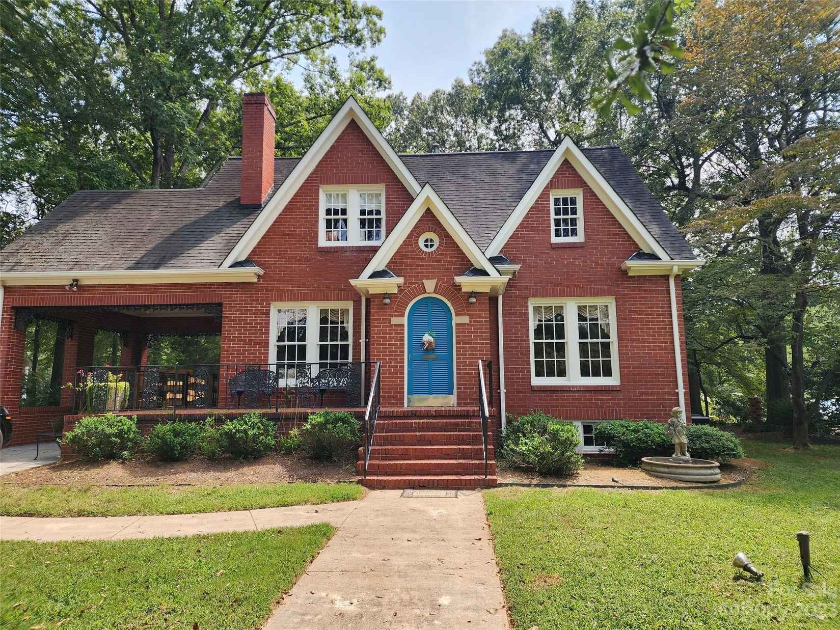 910 Hawthorne Rd  