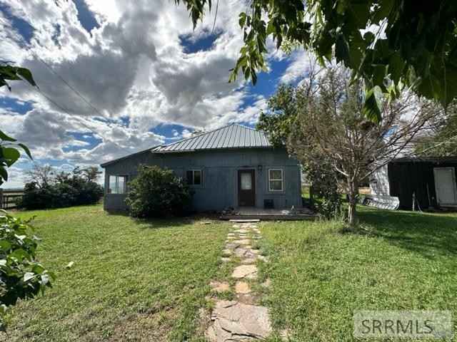 2827 N Hwy 93  