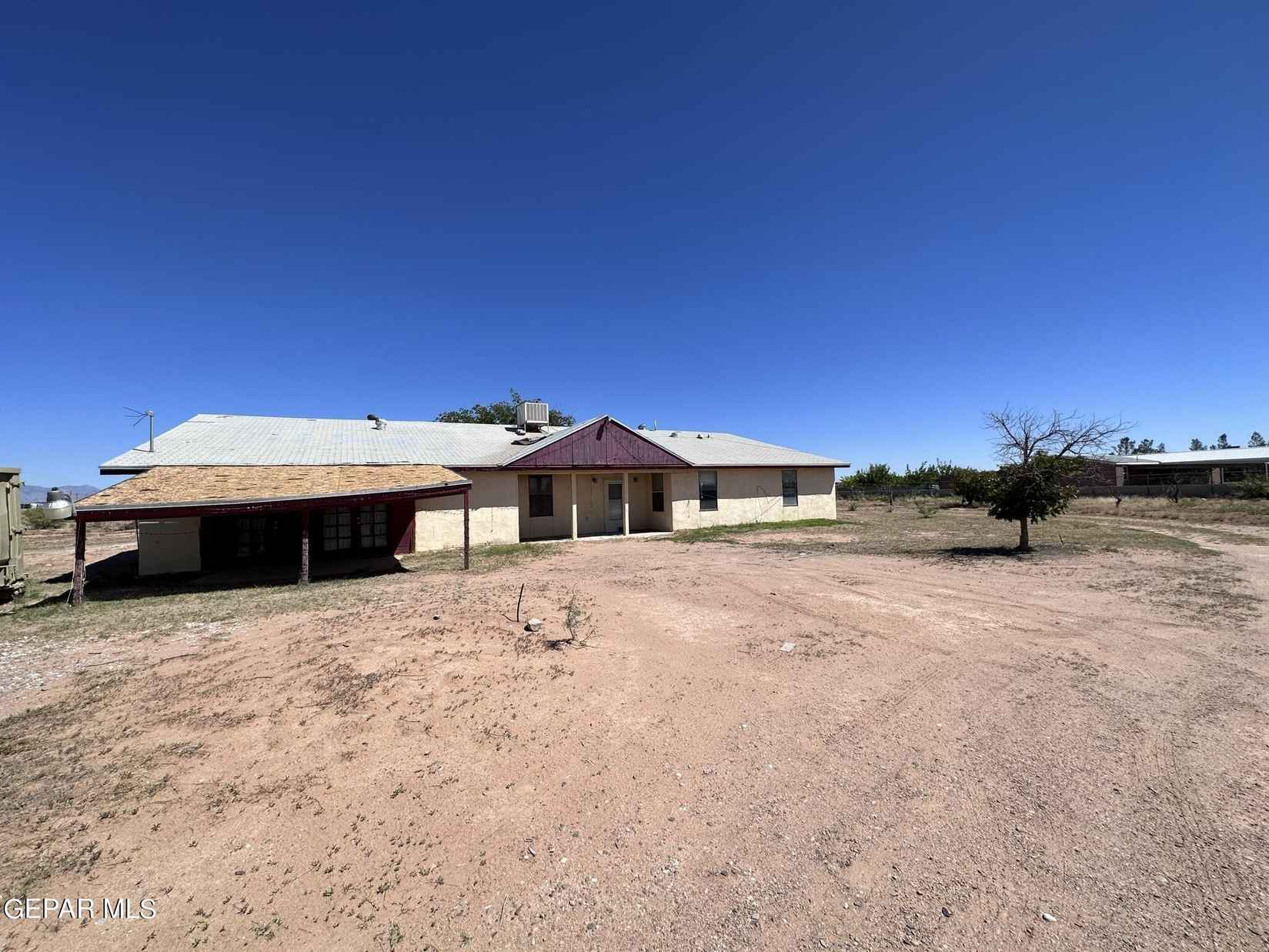 712 PALOMA DR  