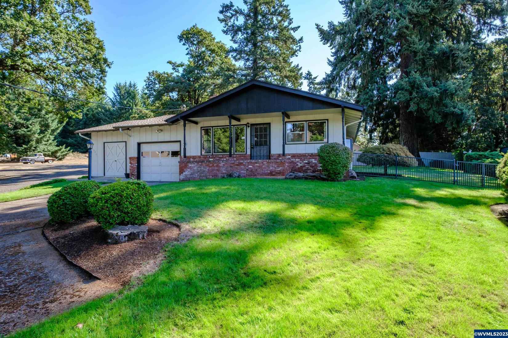 2375 Cloverdale Dr SE  