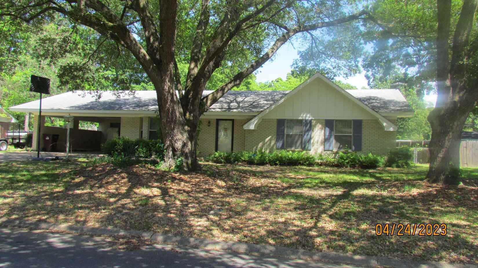 1203 Hickory  
