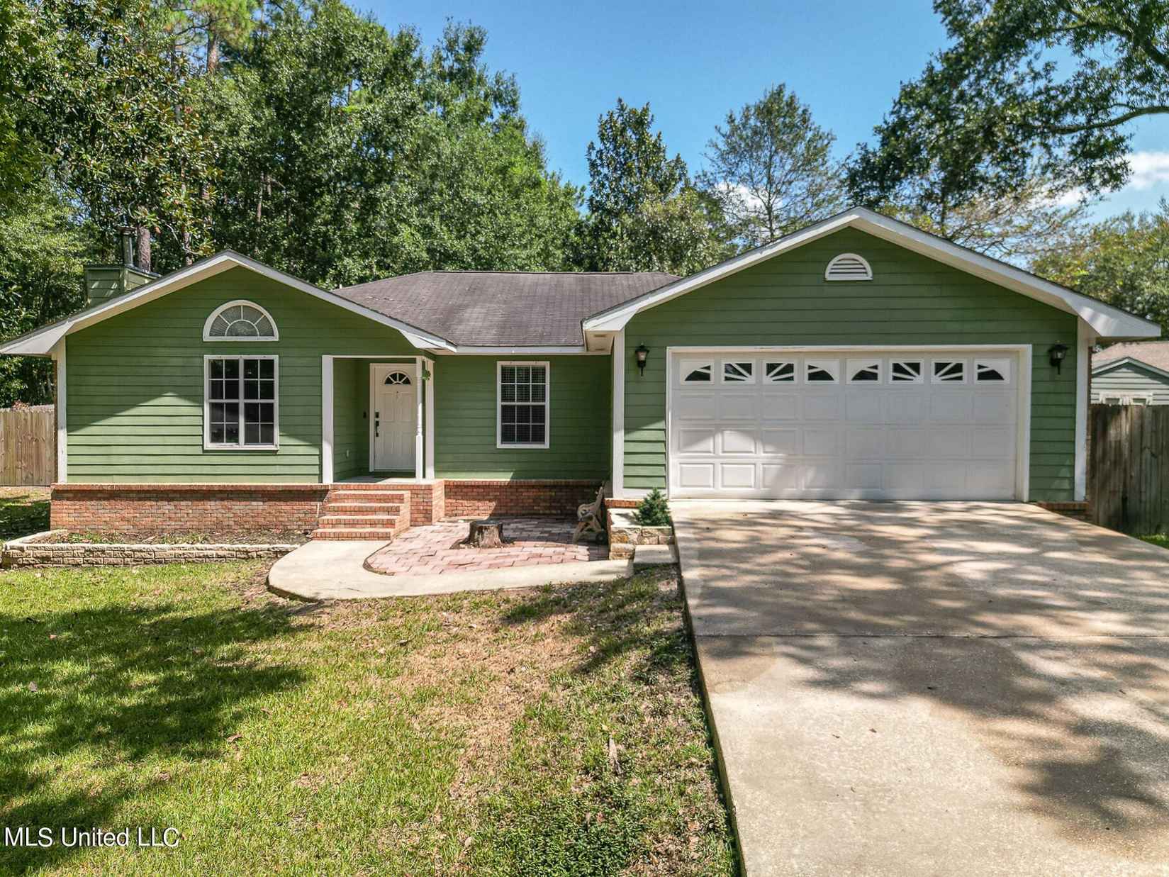 2233 Brookside Dr  