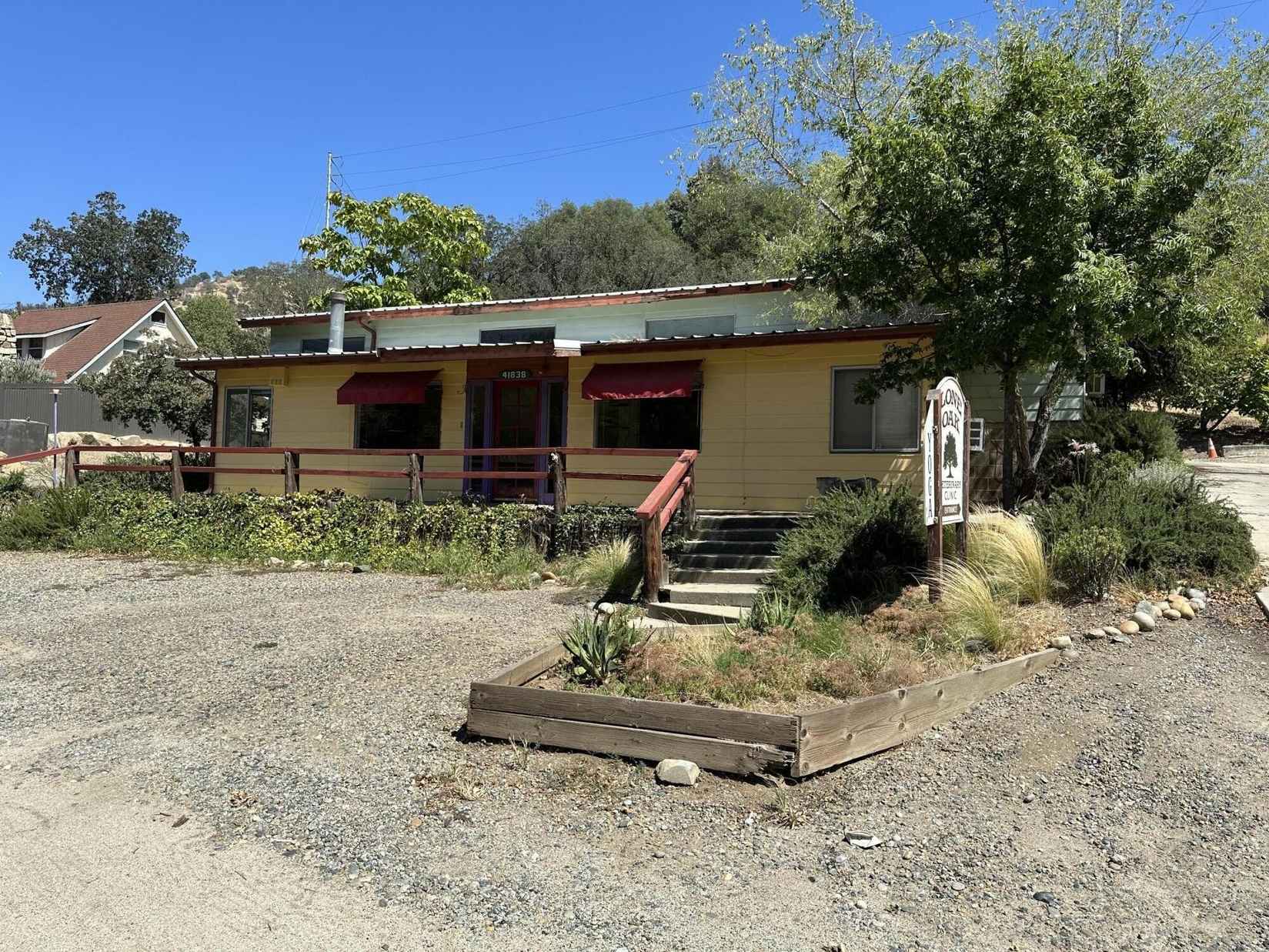 41852 Sierra Dr  