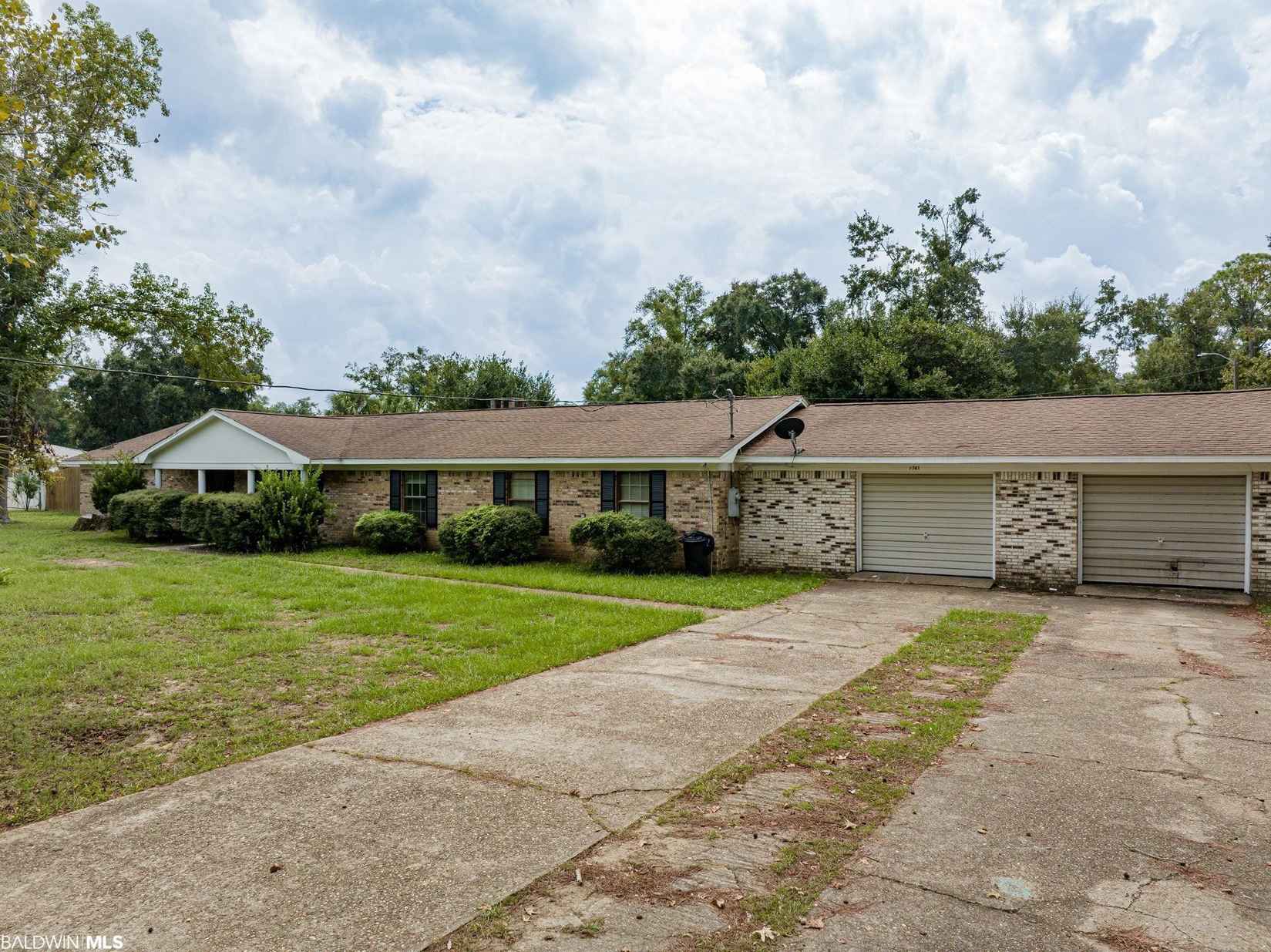 7741 Simmons Dr  