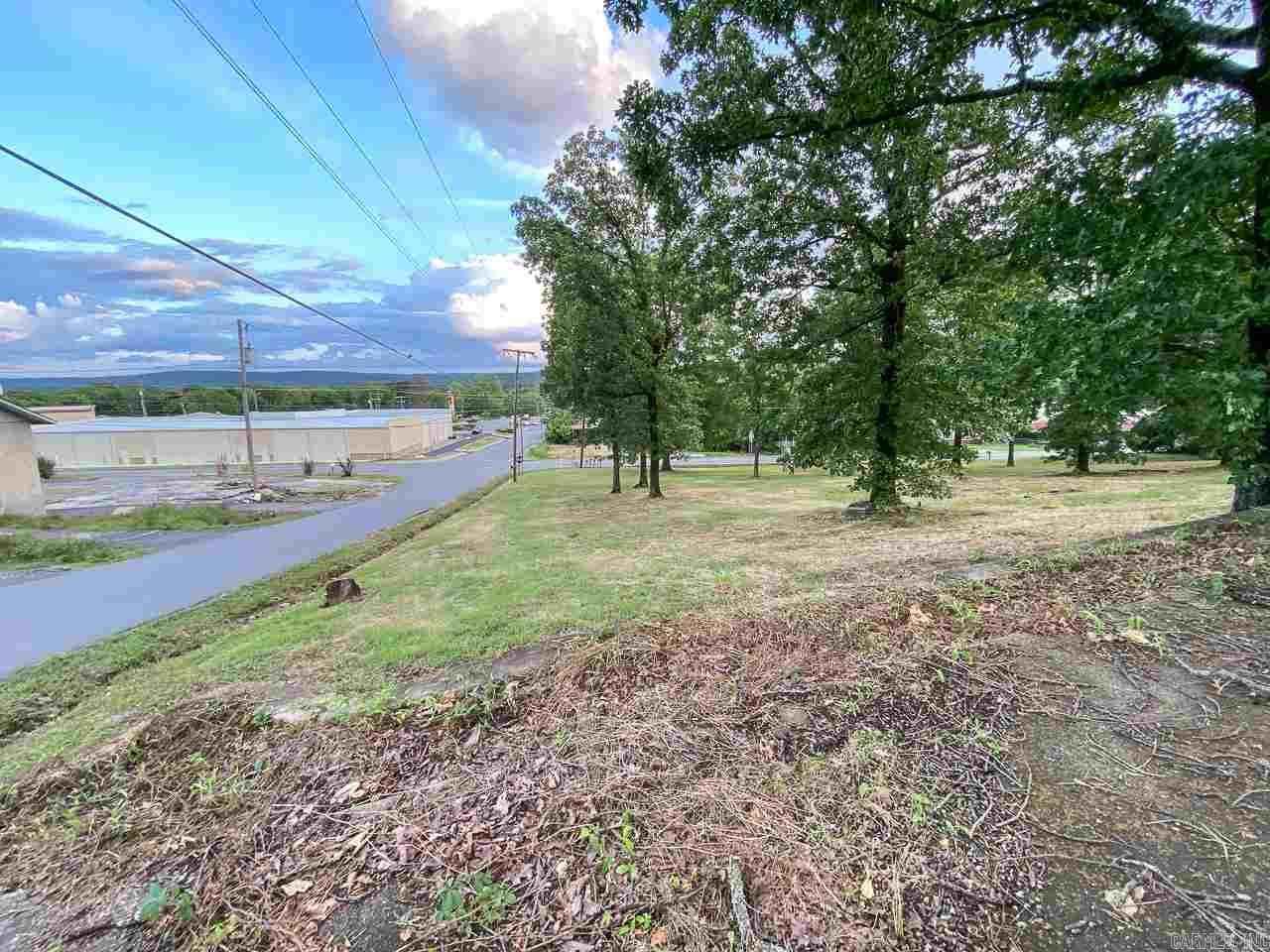 000 Amity Rd  