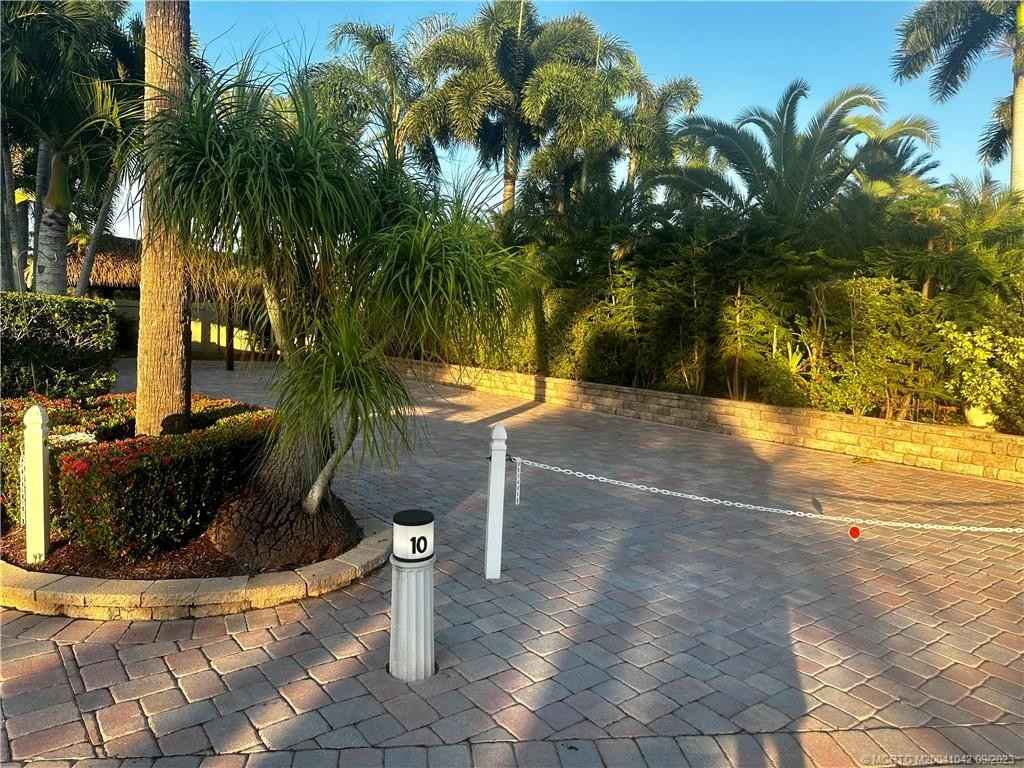 10 NW Boundary Dr  