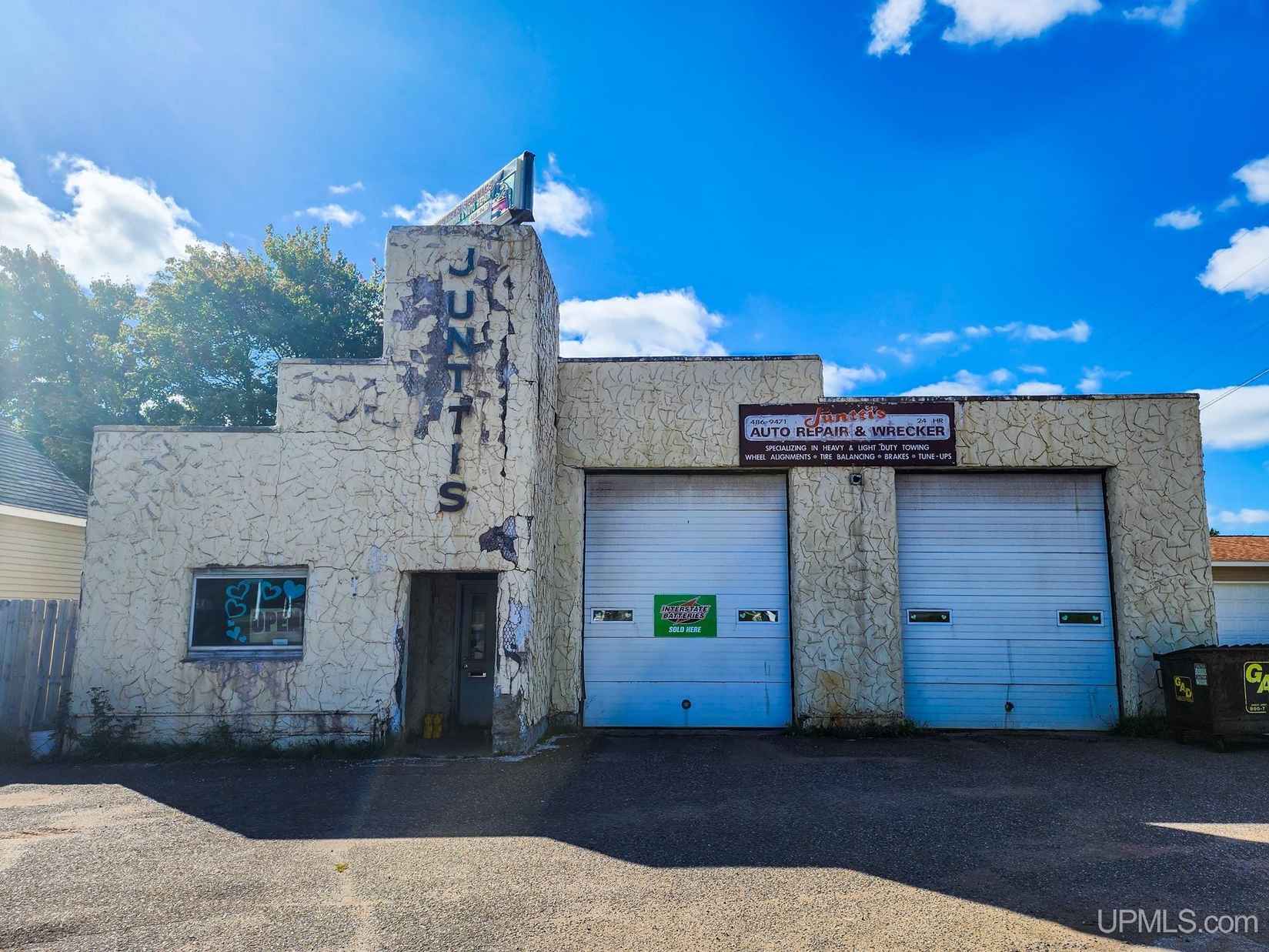 1735 W US41  
