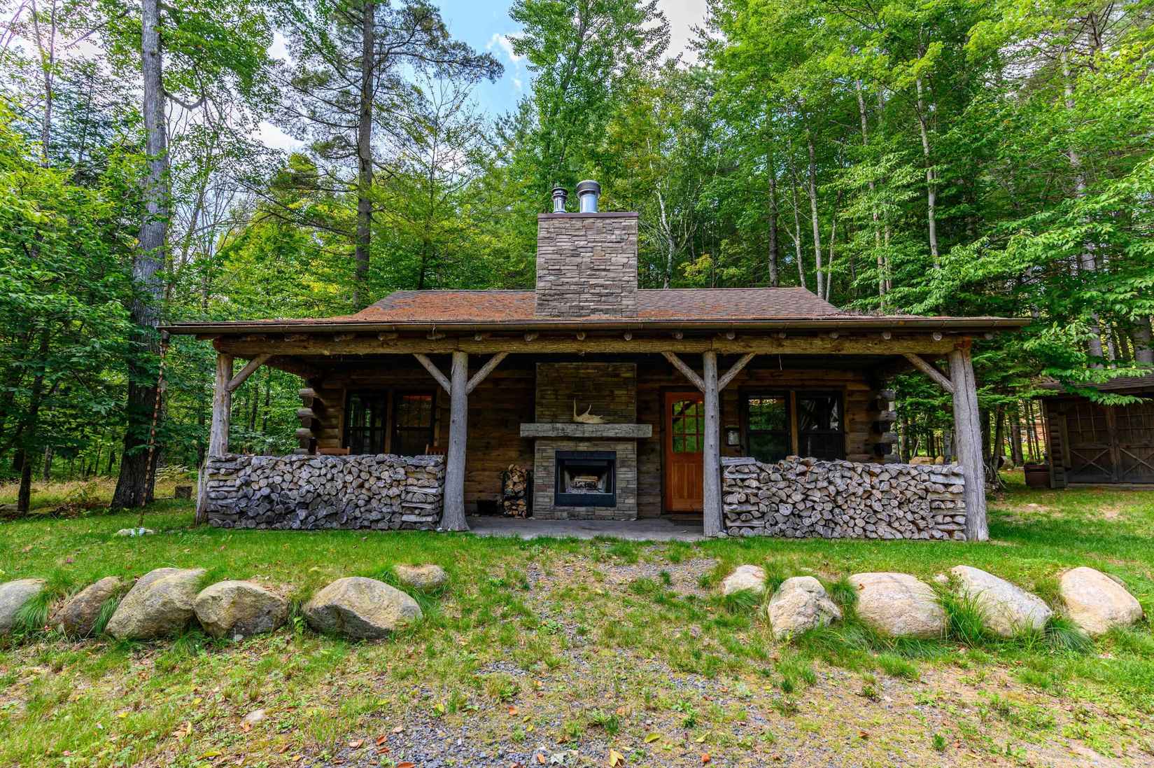 114 Raquette Shores Ln Dr  