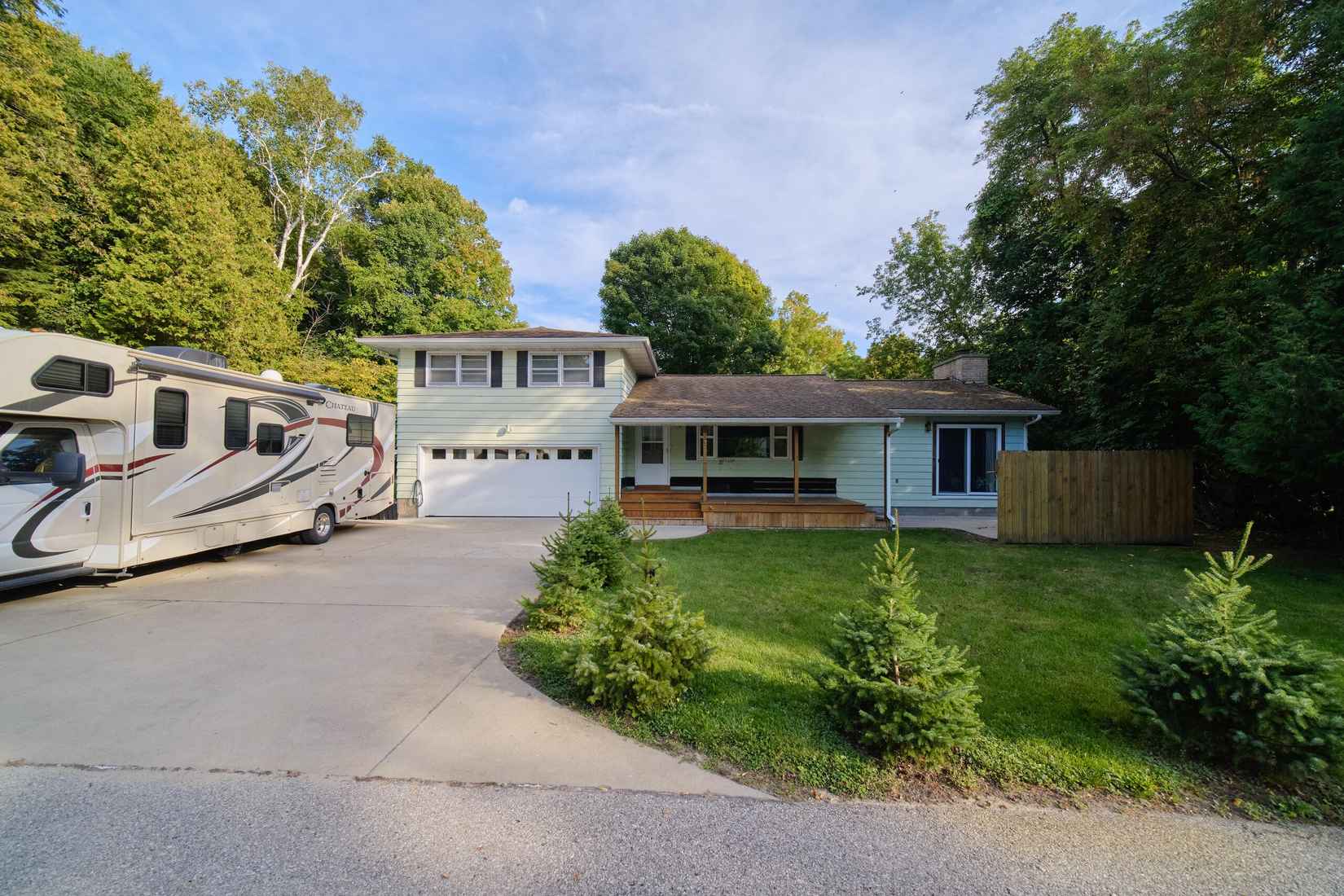 8359 2nd Ave  