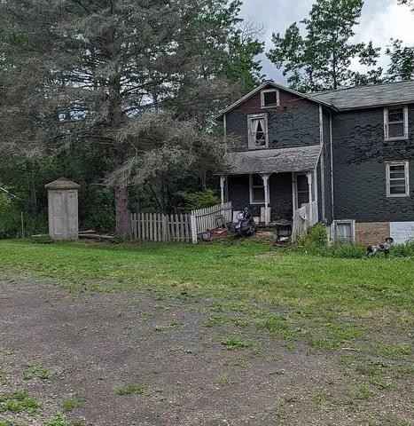 40 Railroad St  