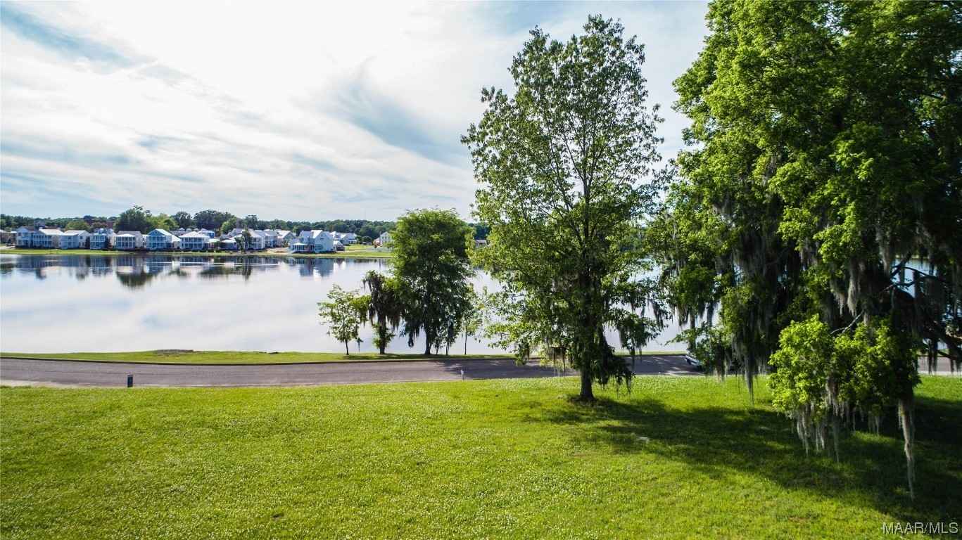 262 LAKE CAMERON Dr  