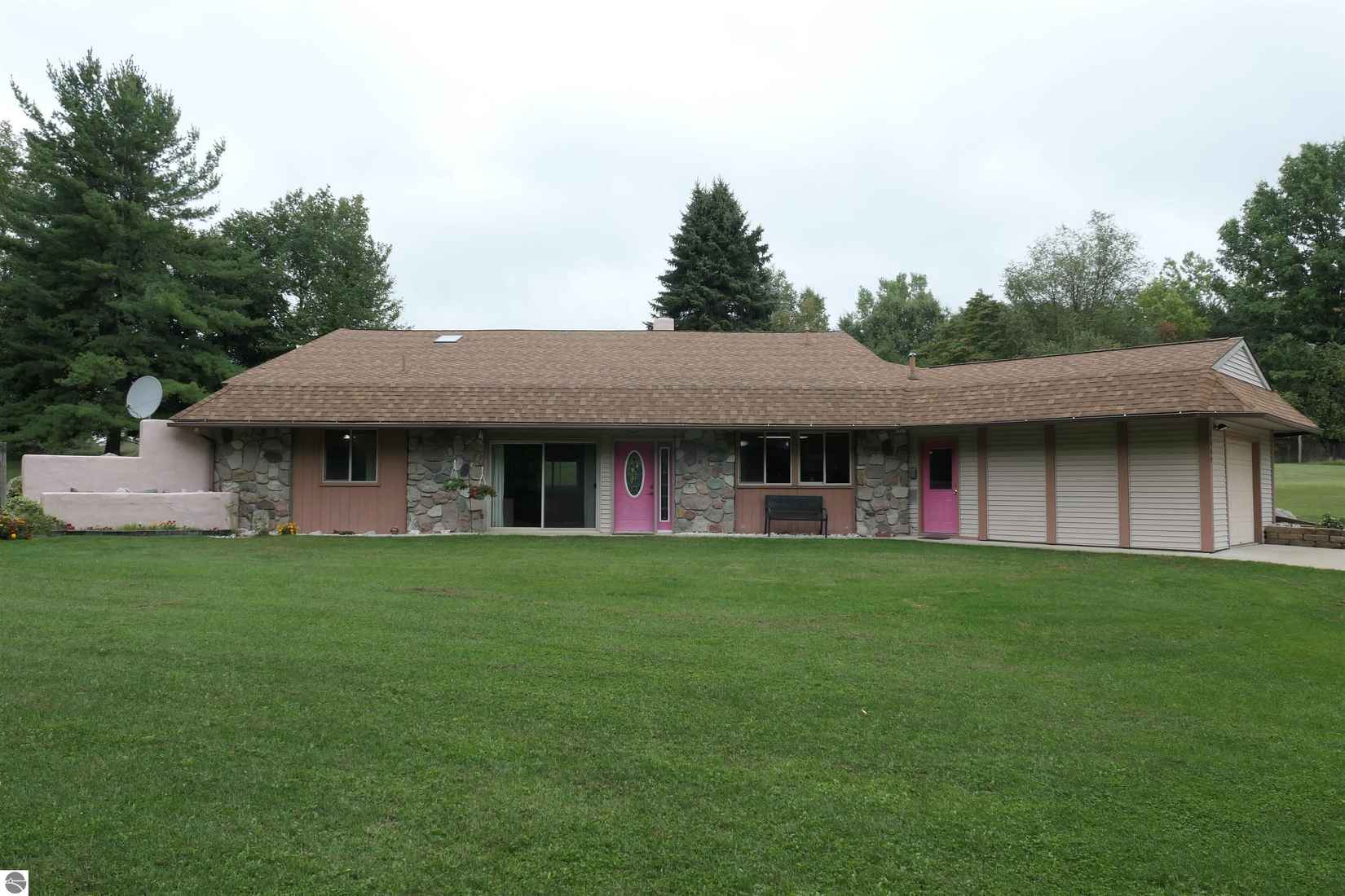 5669 Lake Montcalm Rd  