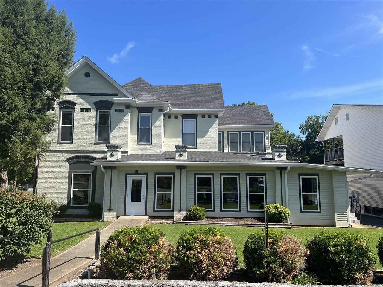 217 W Main St  