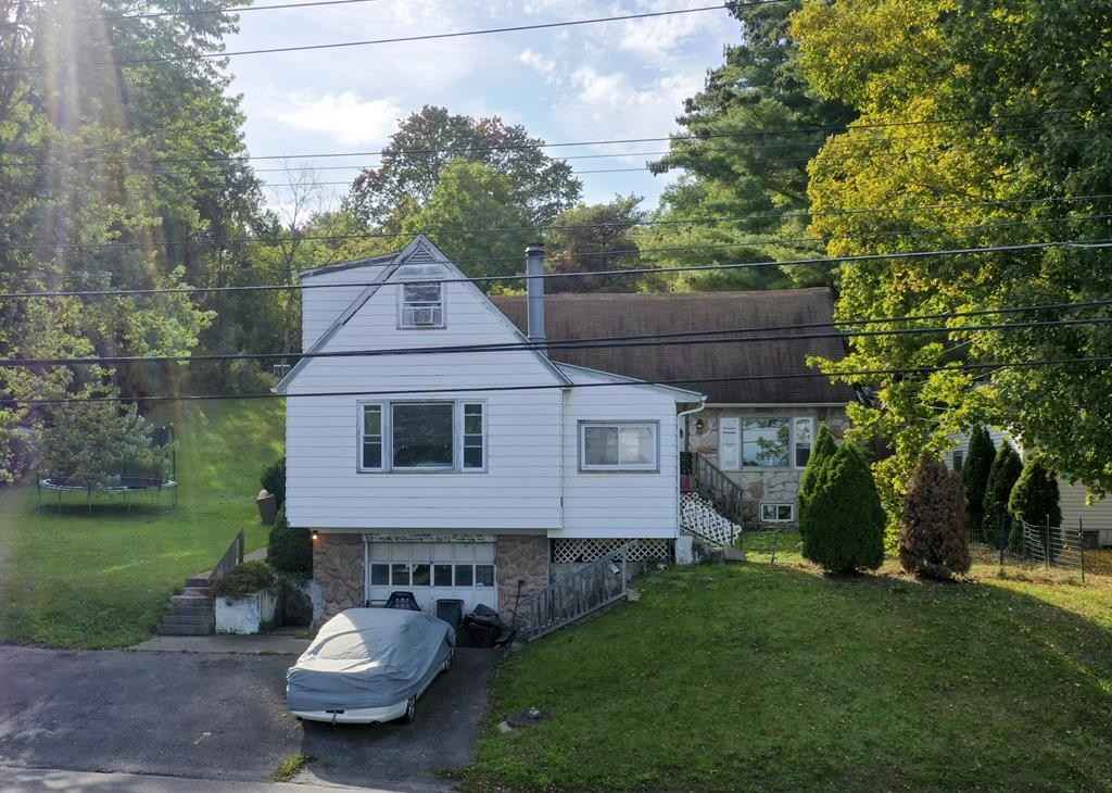 2497 Caton Rd  