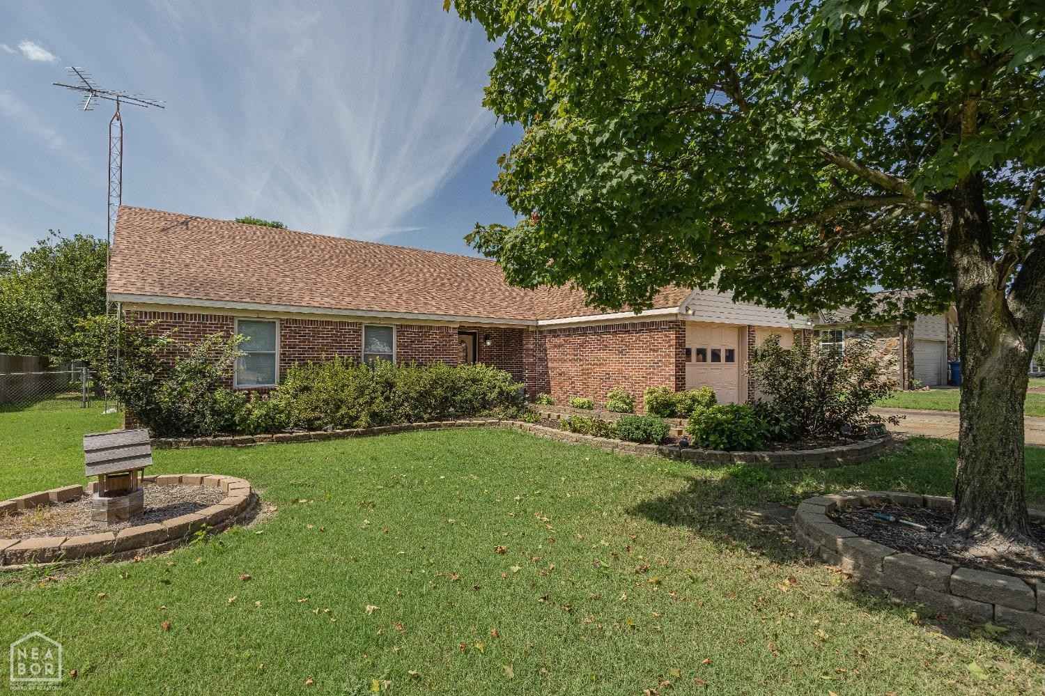 535 Laura Dr  
