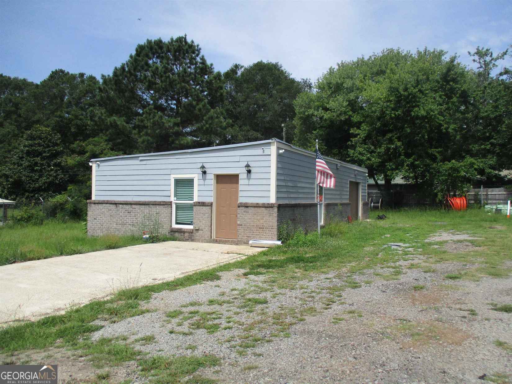 2733 Hwy 16  