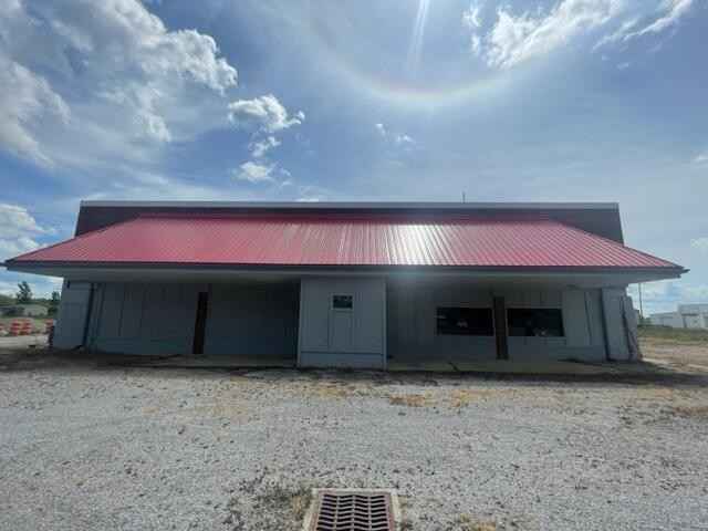 320 E Wapakoneta St  