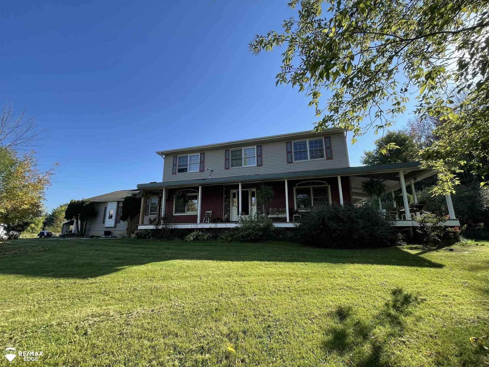 4438 N Henderson  