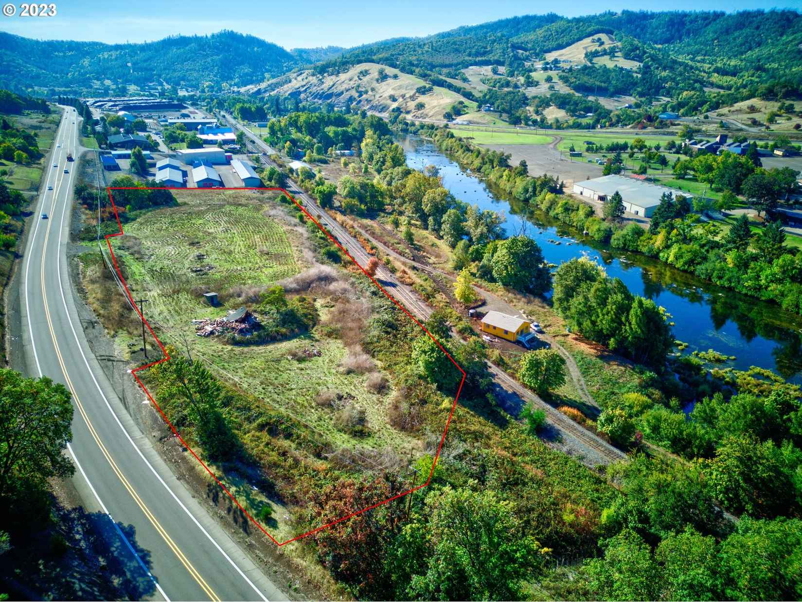2113 OLD Hwy 99  