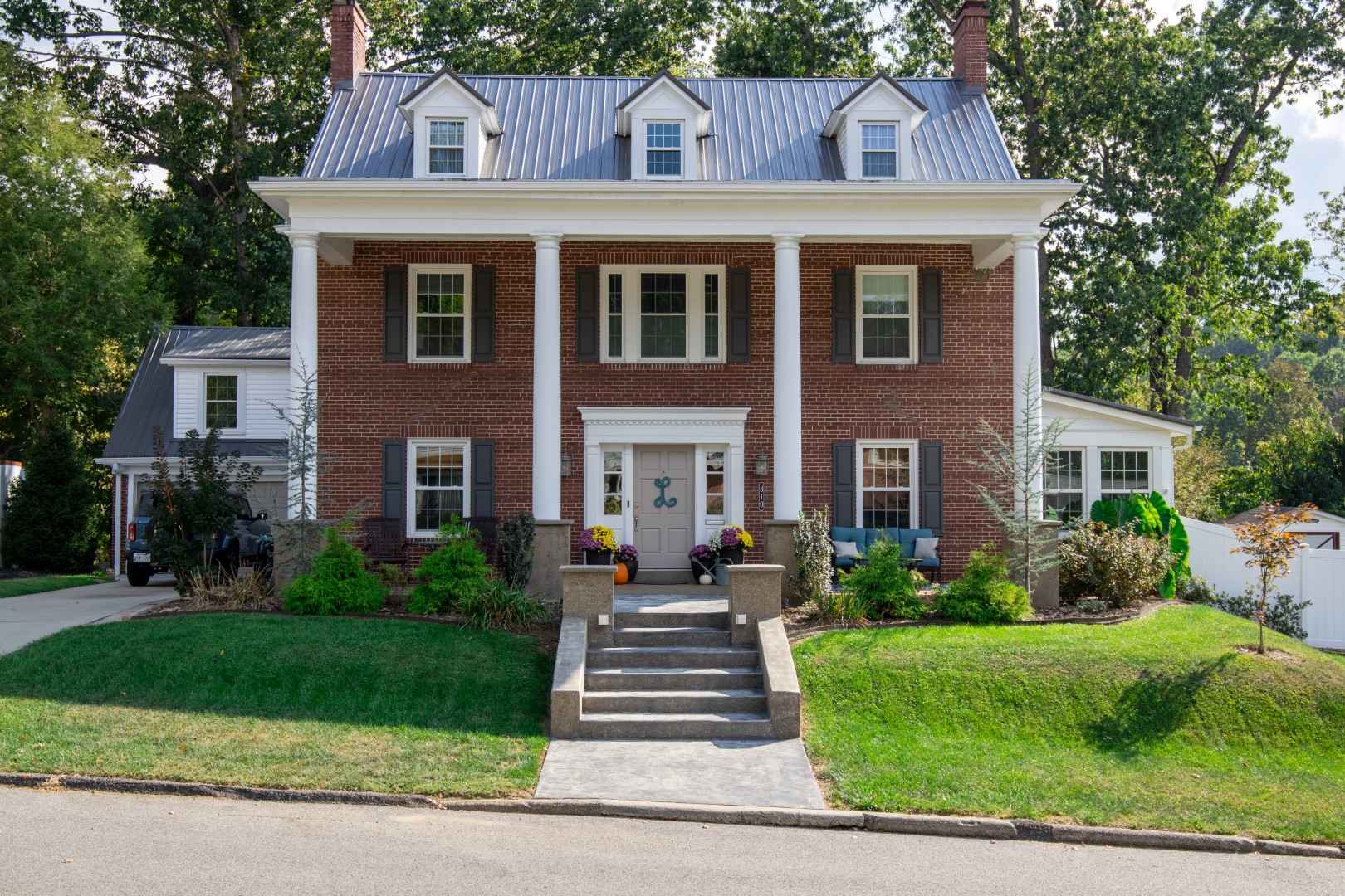 310 Holswade Dr  