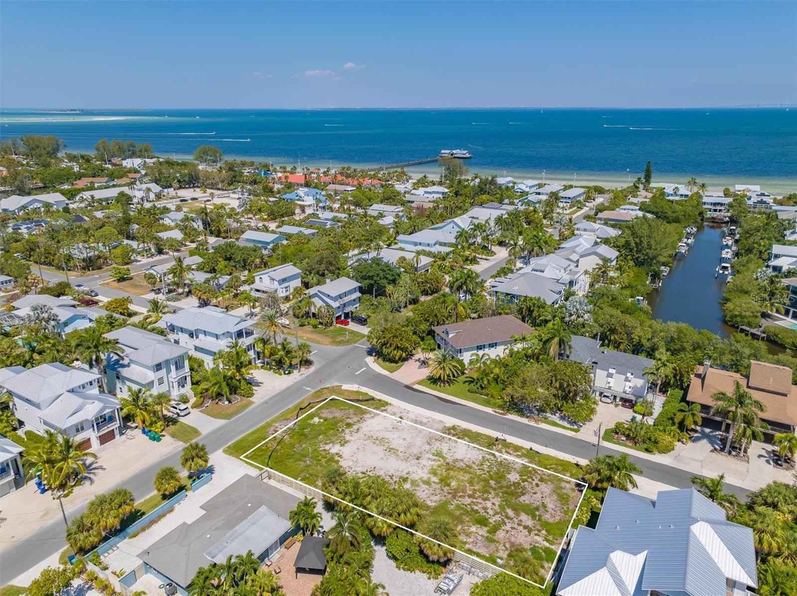 305 Tarpon St  