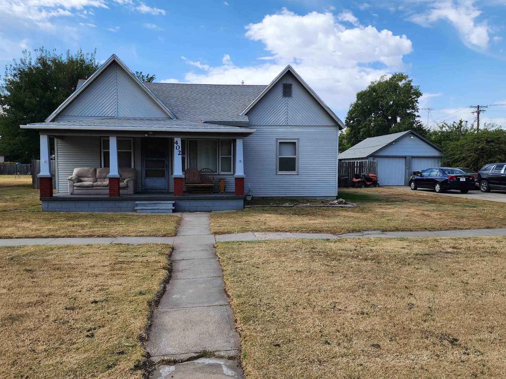 402 S Main  