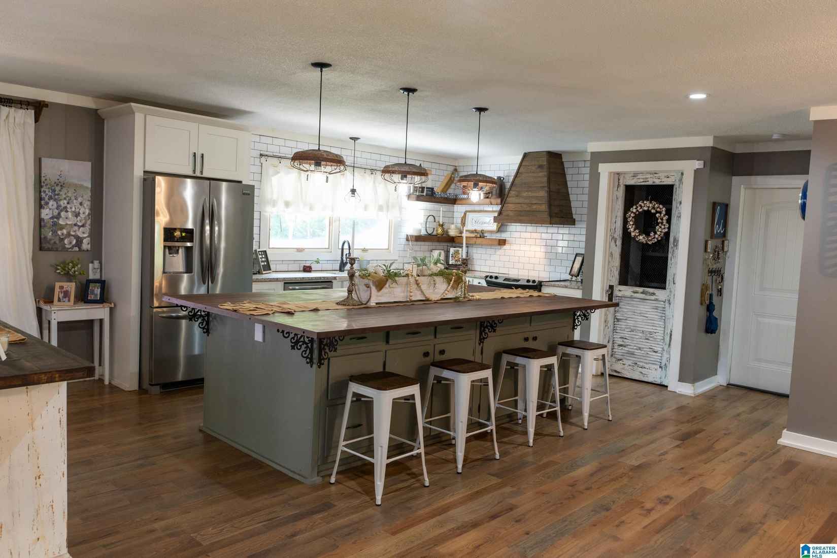 145 OAKMONT Dr  