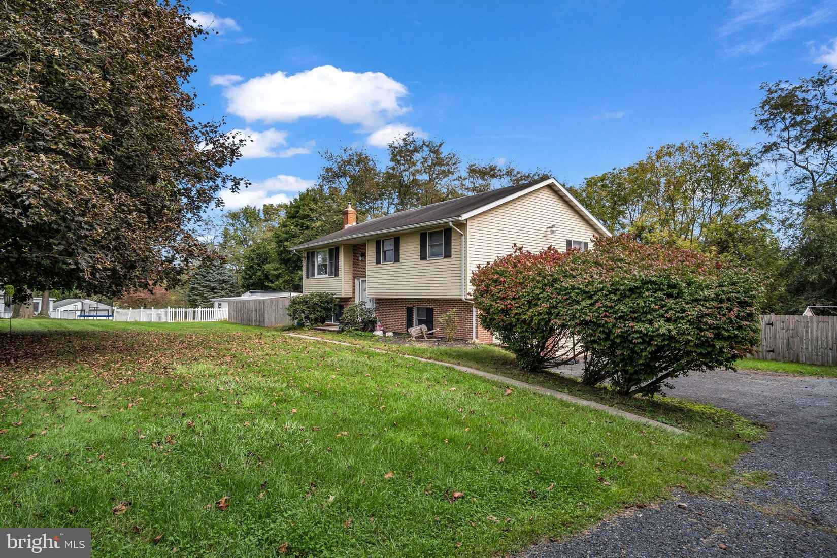 129 E SPRINGVILLE Rd  