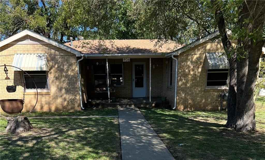 806 Van Buren Dr  