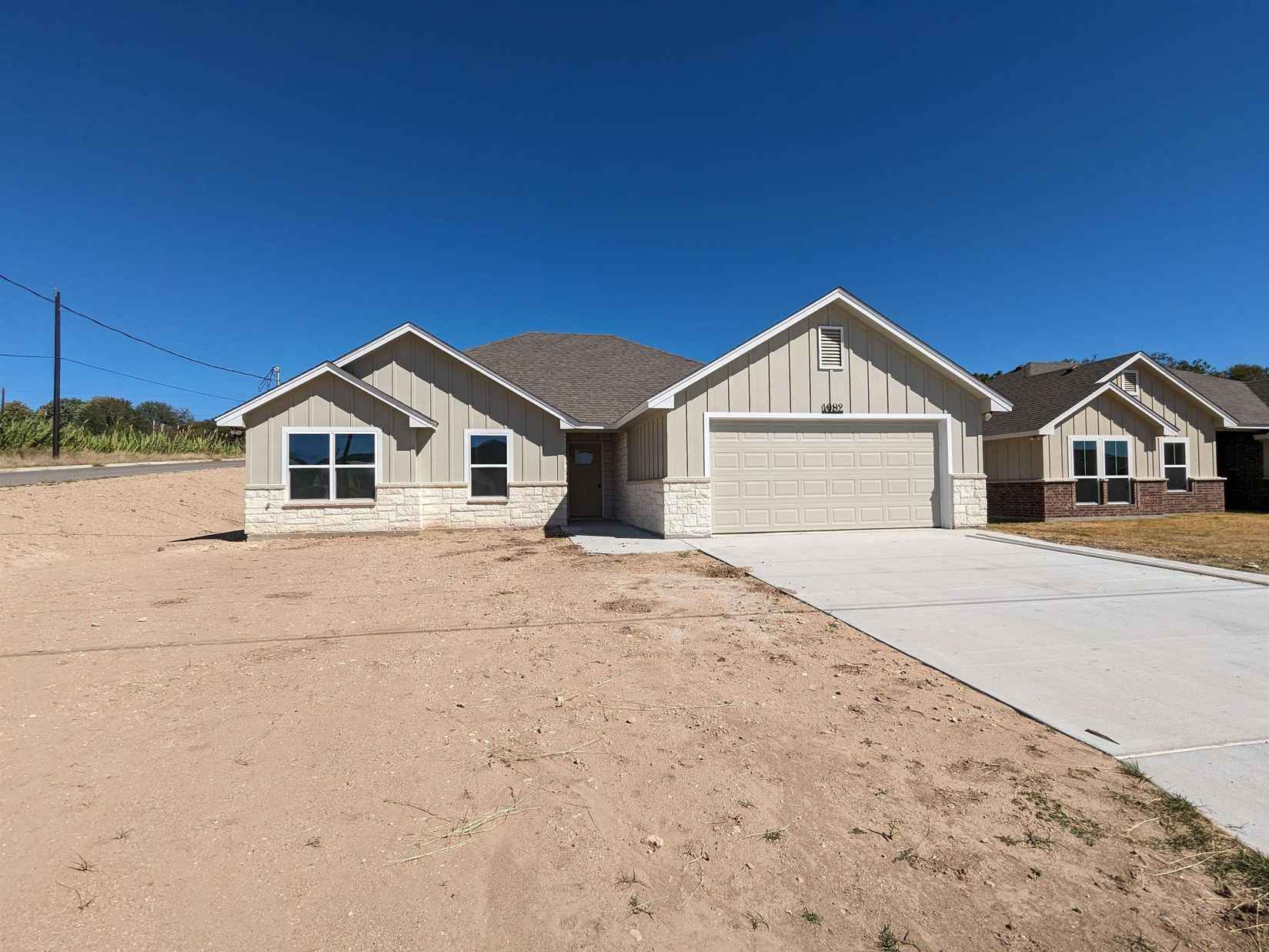 1082 Fieldstone Dr  