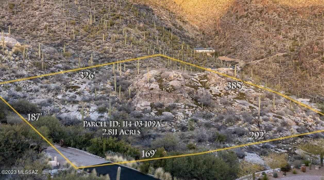 6752 N Hole In The Wall Way  