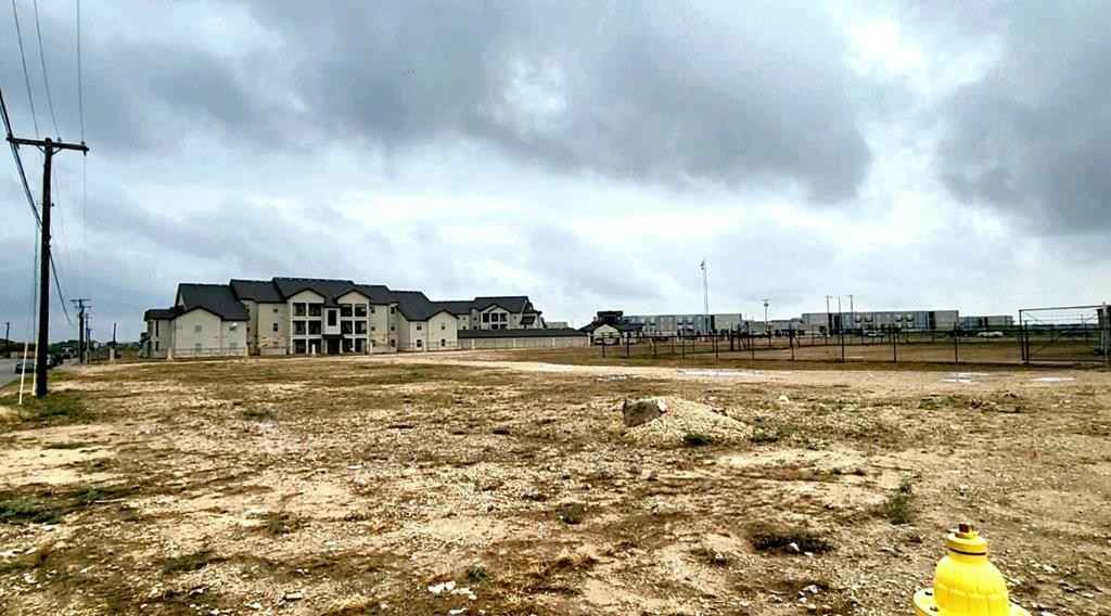 1905 S Lamesa Rd  