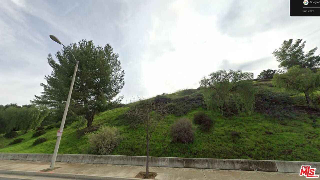 27300 Agoura Rd  