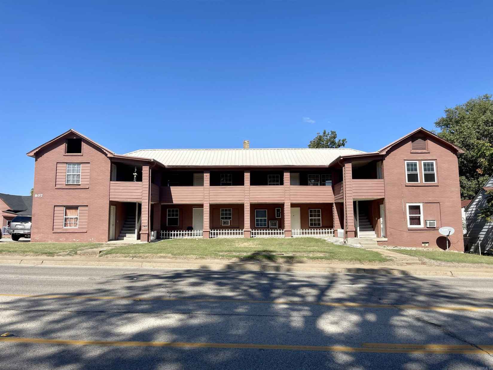 807 W Kingshighway  