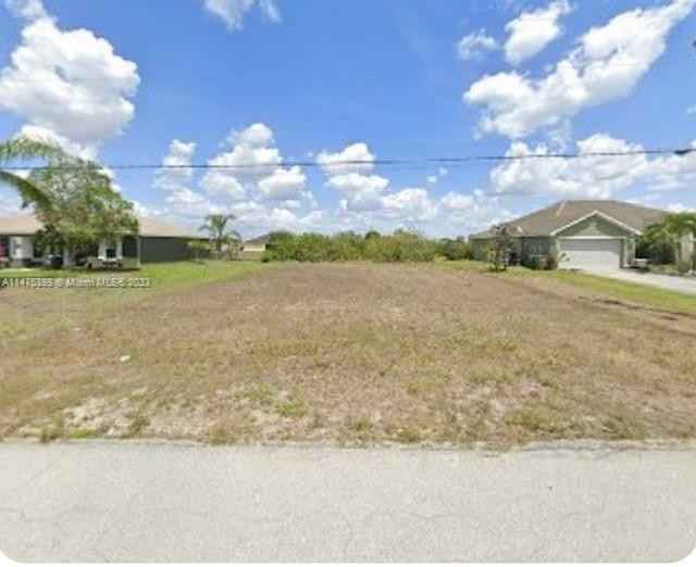 2033 NE 5TH PL  