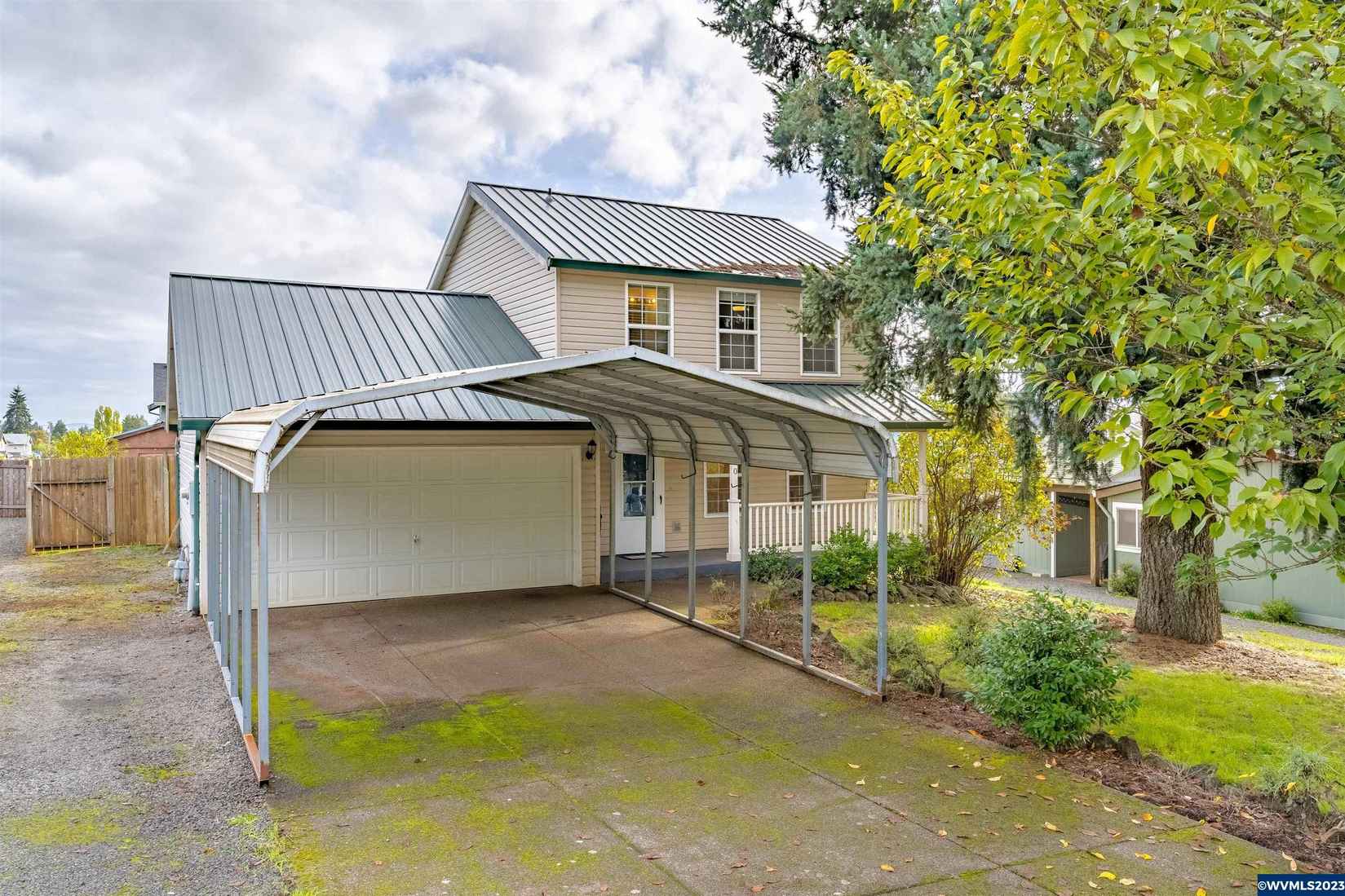 700 NW Willamina Dr  