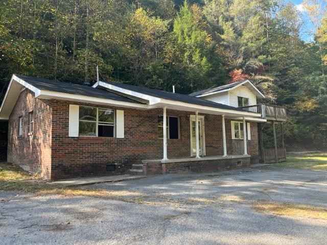 1213 Enochs Br Rd  
