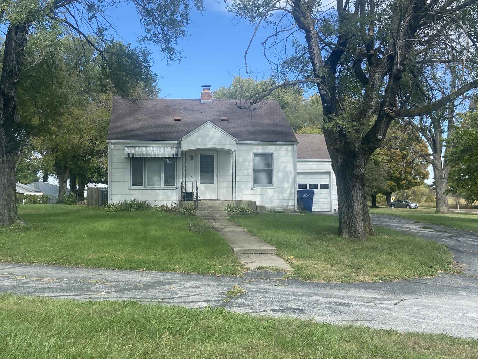 1215 North Marshall St  