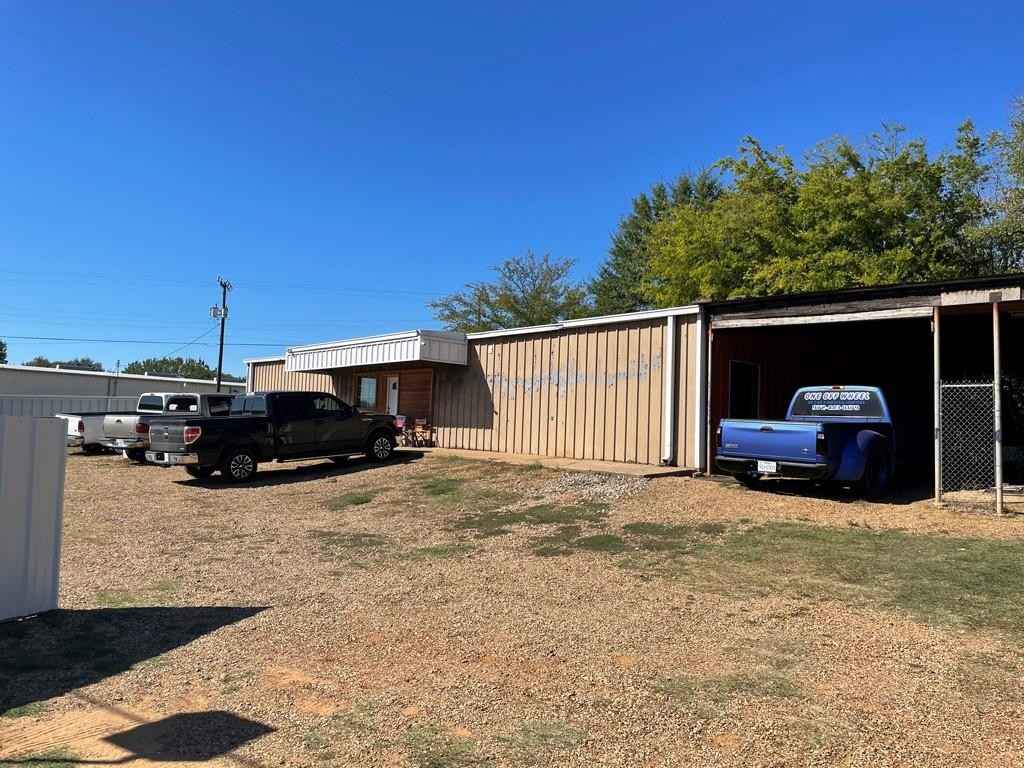 8526 State Highway 31 W  