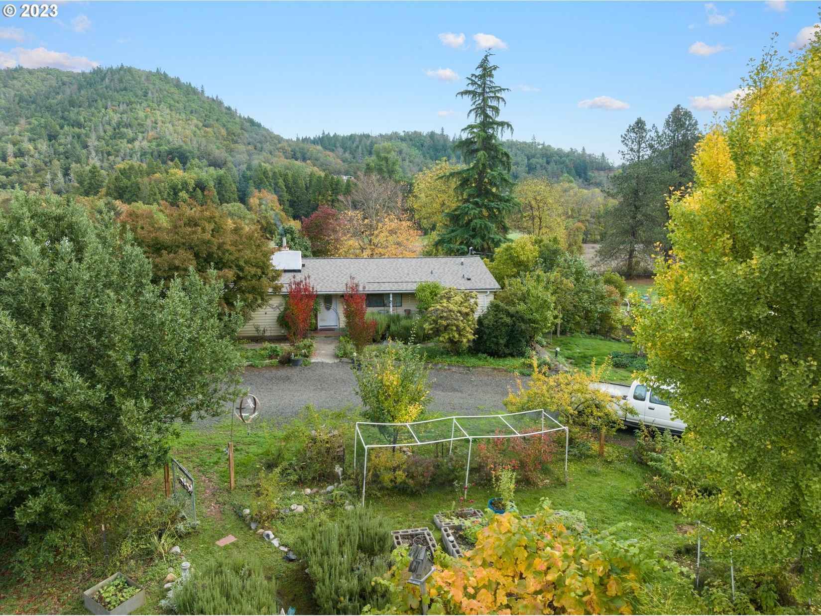 4235 Canyonville Riddle Rd  