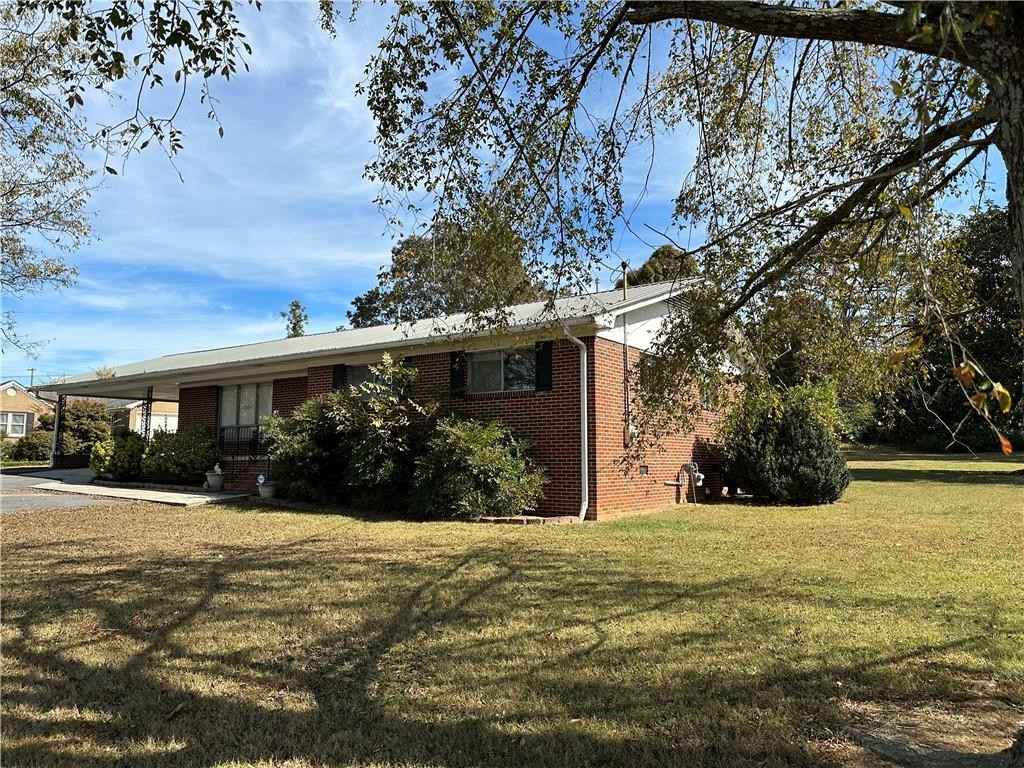 138 Curtis Pkwy SE  