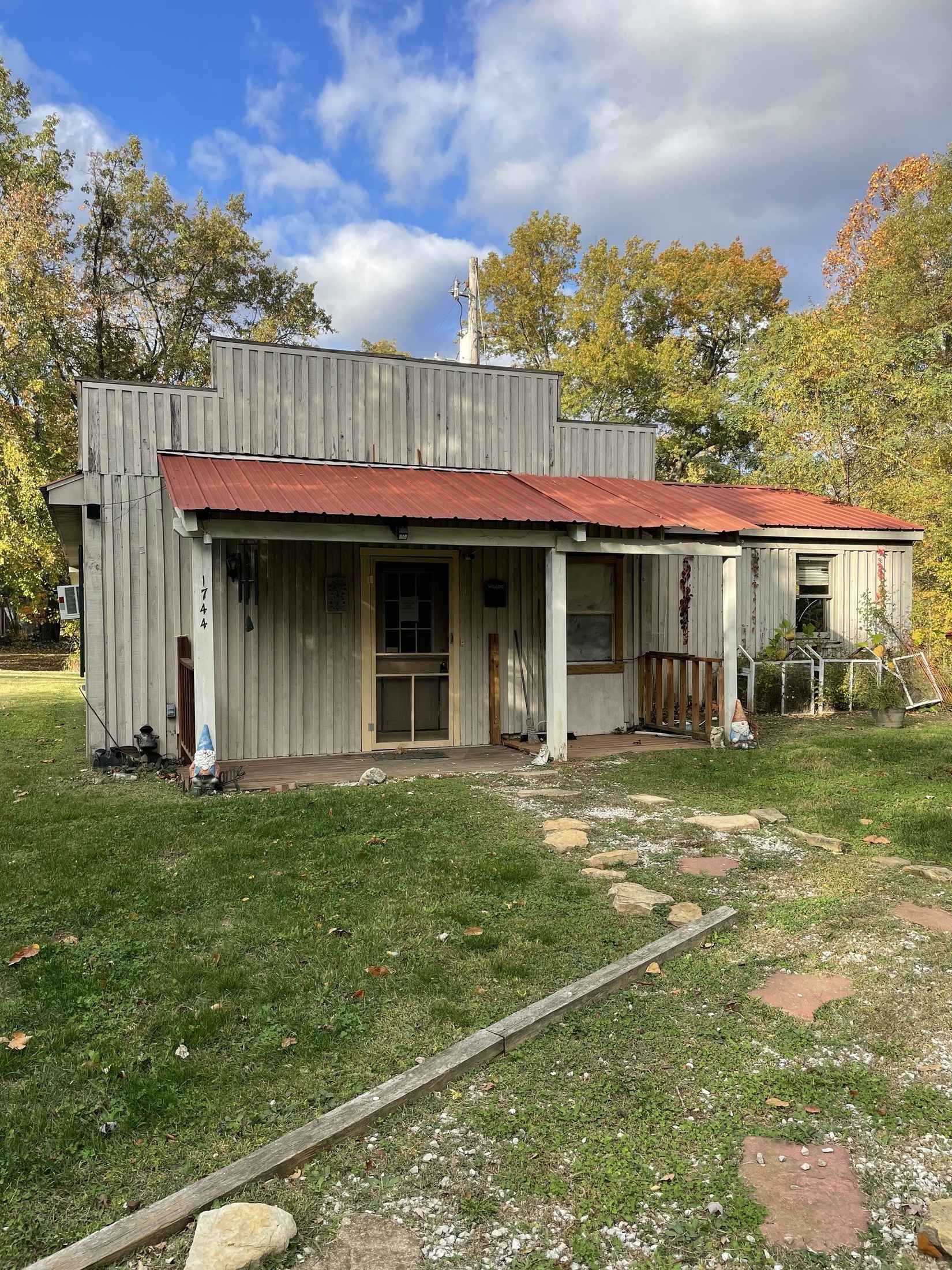 1744 N 1100 Dr W  