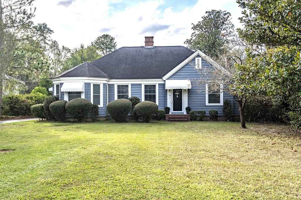 19 MacArthur Dr  